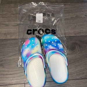 New with tags classic multi color croc
